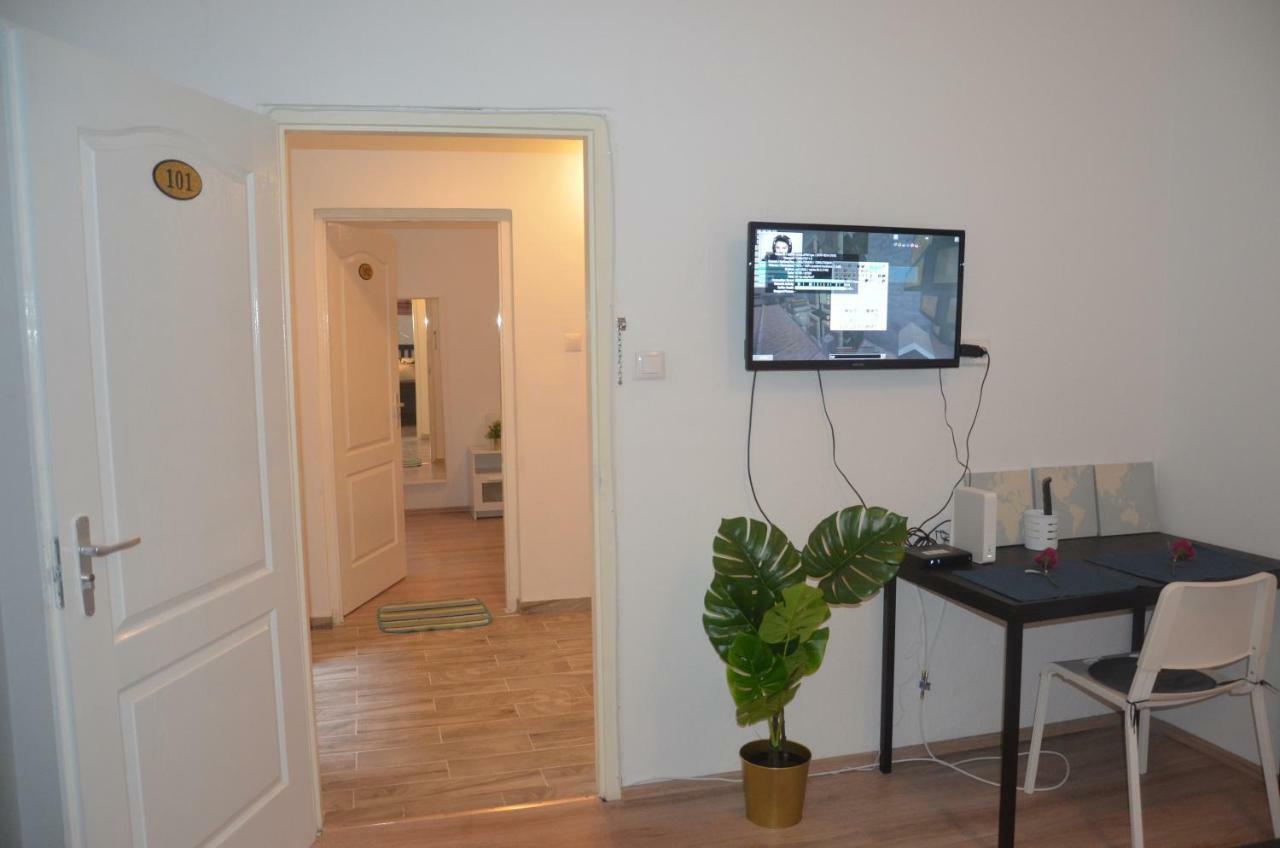 No. 11 Apartment With 2 Bathrooms Next To Railway Station Budapeşte Dış mekan fotoğraf